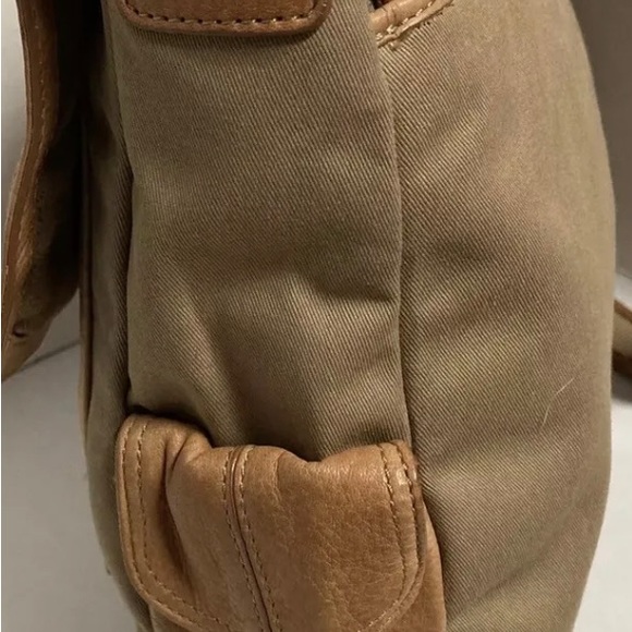 Liz Claiborne Messenger Bag PreOwned - Picture 8 of 10